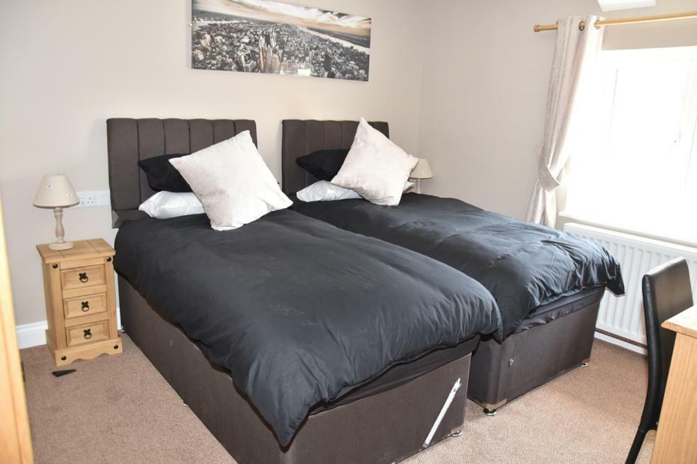 The Red Lion Bed & Breakfast Cardigan Dış mekan fotoğraf