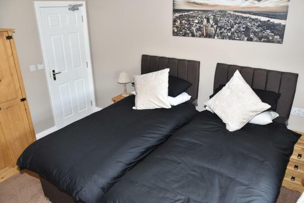The Red Lion Bed & Breakfast Cardigan Dış mekan fotoğraf