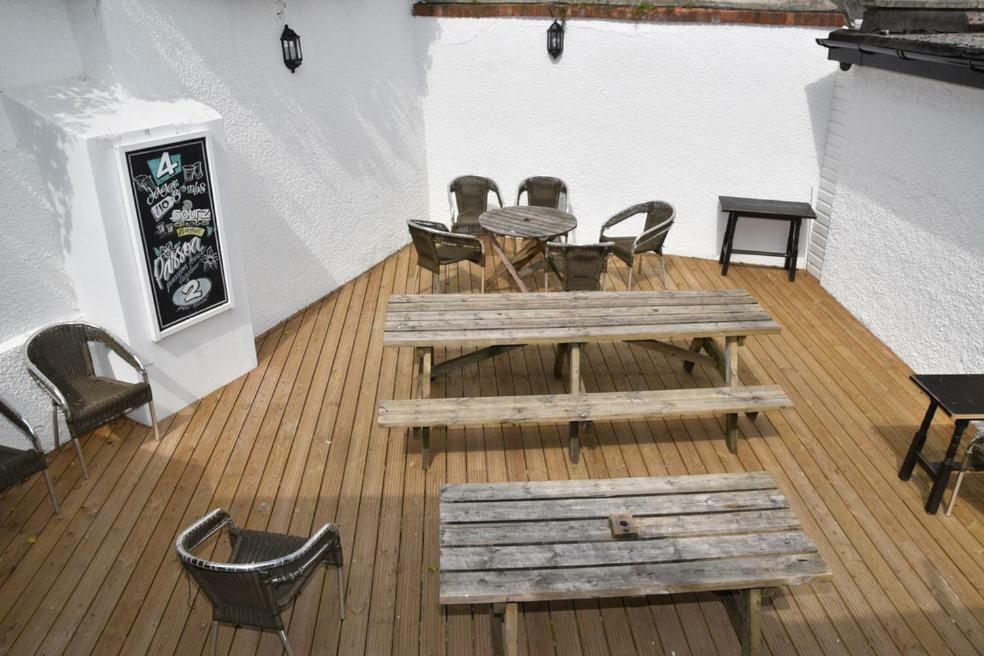 The Red Lion Bed & Breakfast Cardigan Dış mekan fotoğraf